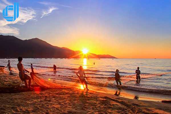 Tour Đắk Lắk Đà Nẵng Huế Động Thiên Đường 5 ngày 4 đêm - D BLUE Travel & Team bonding